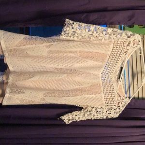 Gorgeous open back BKE blouse